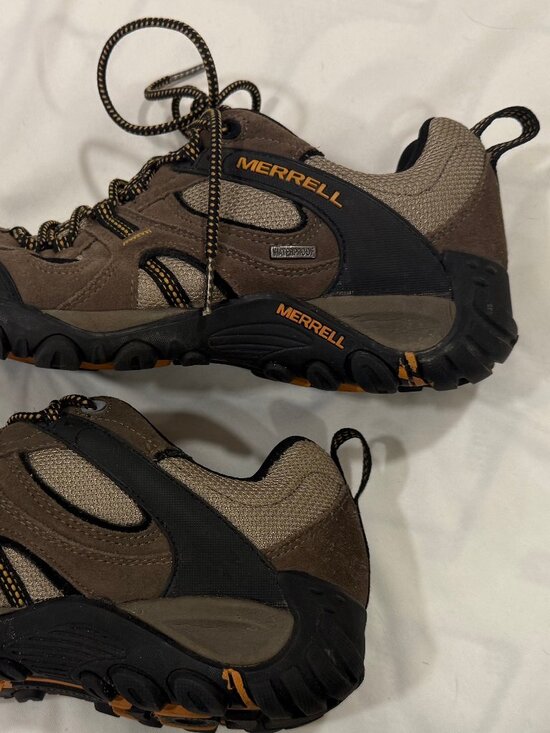 Merrell Yokota Trail Waterproof J085302 Walnut Hiking Mens Shoe Size 9
